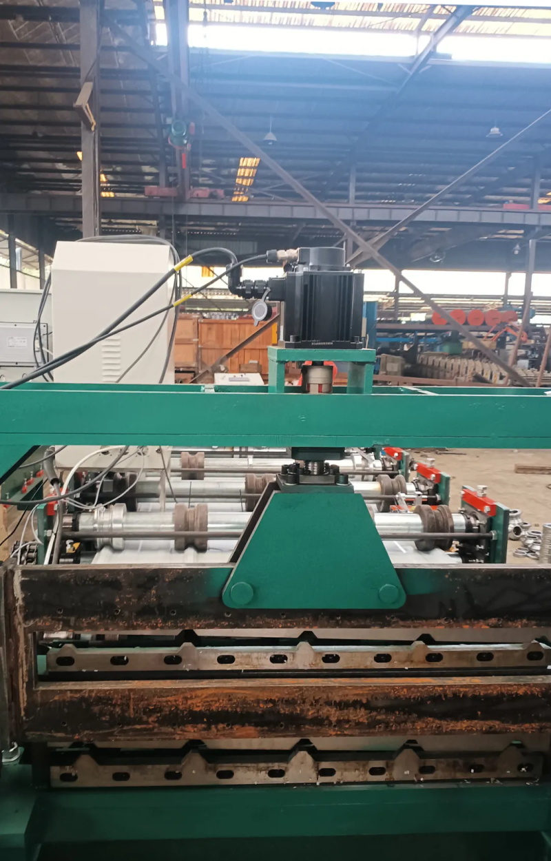 ESS180系列伺服在彩钢瓦机上的应用3.jpg ESS180系列伺服在彩钢瓦机上的应用3.jpg